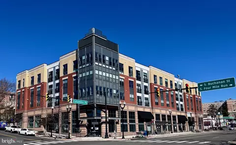 989 S Buchanan St #418, Arlington, VA 22204