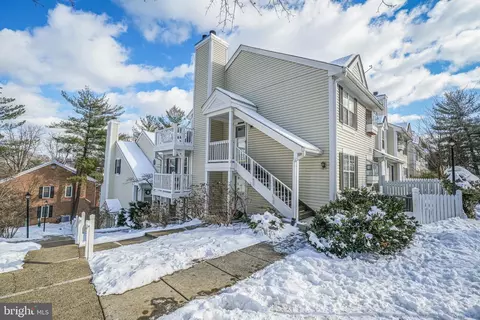 2917 S Woodley St #B, Arlington, VA 22206