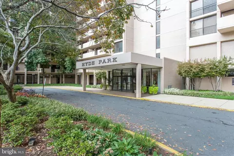 4141 Henderson Rd #622, Arlington, VA 22203