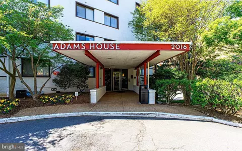 2016 N Adams St #404, Arlington, VA 22201