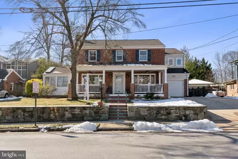 2772 Fort Scott Dr, Arlington, VA 22202