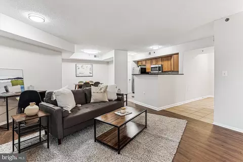 1001 N Vermont St #601, Arlington, VA 22201