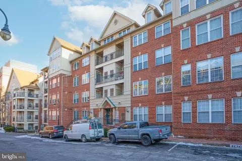 1321 N Adams Ct #204, Arlington, VA 22201