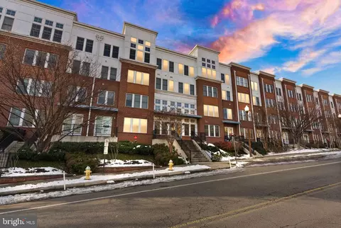 1418 N Rhodes St #B405, Arlington, VA 22209