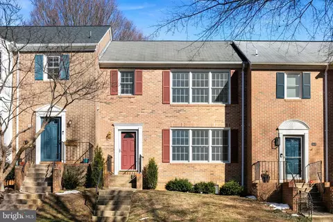 27 N Oakland St, Arlington, VA 22203