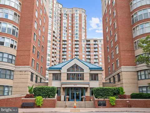 3835 9th St N #903W, Arlington, VA 22203