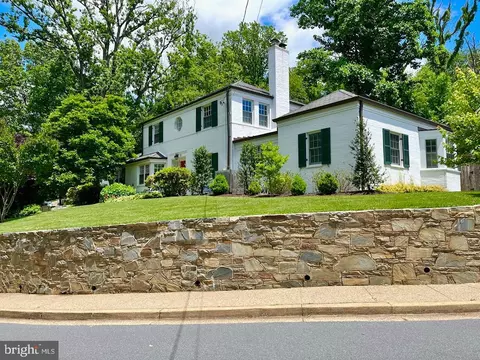 4259 Vacation Ln, Arlington, VA 22207