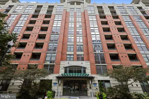 1021 N Garfield St #748, Arlington, VA 22201