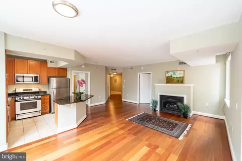 851 N Glebe Rd #1005, Arlington, VA 22203