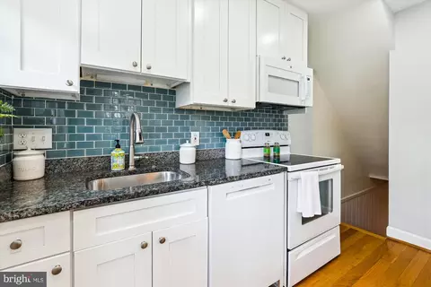 2933 S Columbus St, Arlington, VA 22206