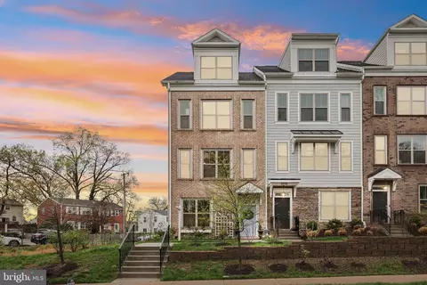 2256 S Glebe Rd, Arlington, VA 22206