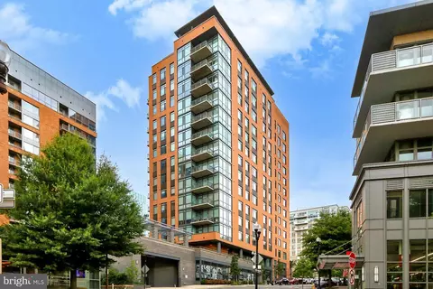 2000 Clarendon Blvd #401, Arlington, VA 22201