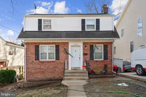 2425 N Utah St, Arlington, VA 22207