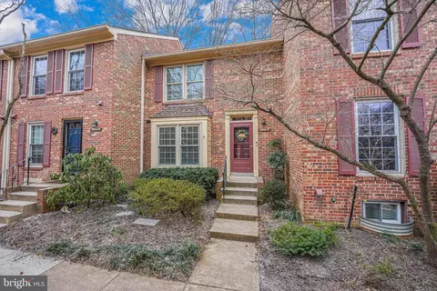 2454 S Walter Reed Dr #5, Arlington, VA 22206