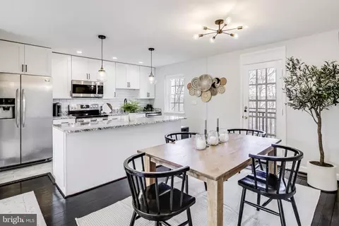 2815 S Abingdon St #A2, Arlington, VA 22206