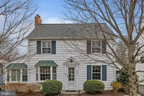 231 N Fillmore St, Arlington, VA 22201