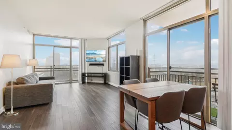 3650 S Glebe Rd #557, Arlington, VA 22202