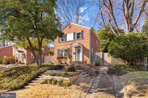 5029 12th St S, Arlington, VA 22204