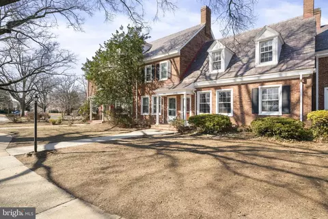 3592 S Stafford St, Arlington, VA 22206