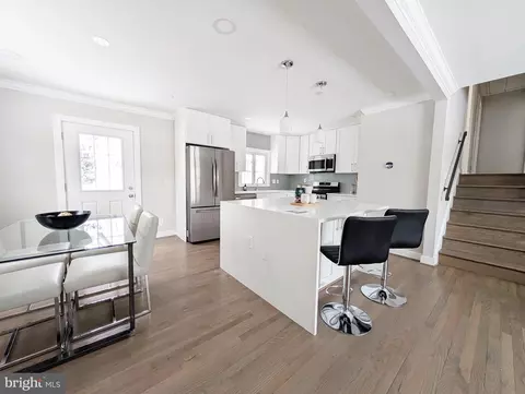 134 S Fenwick St, Arlington, VA 22204