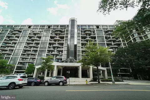 1530 Key Blvd #304, Arlington, VA 22209