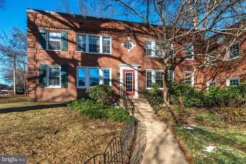 1900 N Rhodes St #70, Arlington, VA 22201