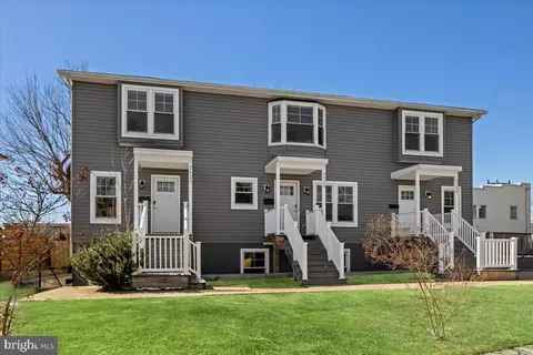 2122 N Cameron St, Arlington, VA 22207