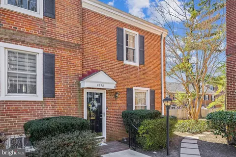 2878 S Abingdon St, Arlington, VA 22206
