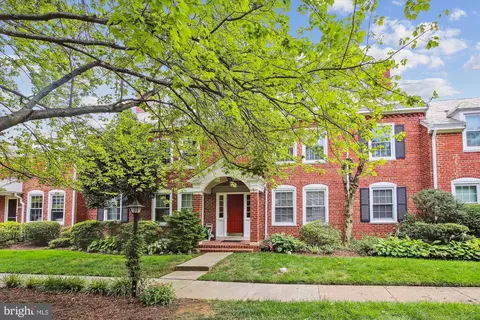 3571 S Stafford St #A2, Arlington, VA 22206