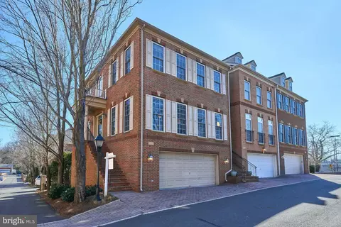 6535 Washington Blvd, Arlington, VA 22205