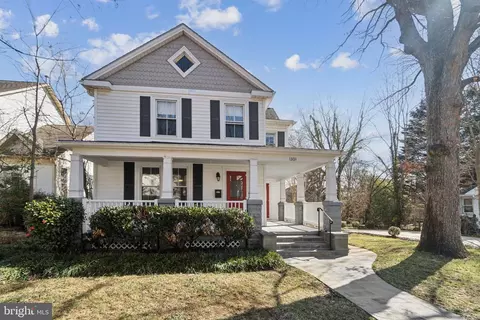 1301 N Danville St, Arlington, VA 22201