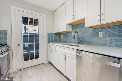 110 N George Mason Dr #110-1, Arlington, VA 22203