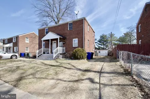 2727 S Cleveland St, Arlington, VA 22206