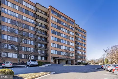 4390 Lorcom Ln #702, Arlington, VA 22207