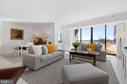 1300 Crystal Dr #604S, Arlington, VA 22202