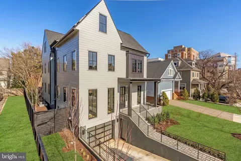 1313 N Hudson St, Arlington, VA 22201