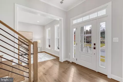 Entry Way - 6607 29th St N, Arlington, VA 22213 photo 2 of 14