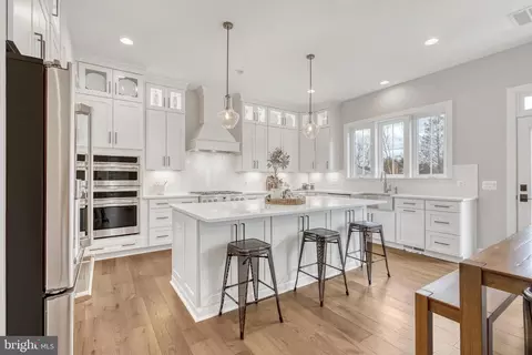 Kitchen - 6607 29th St N, Arlington, VA 22213 photo 1 of 5