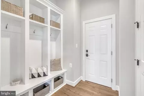Entry Way - 6607 29th St N, Arlington, VA 22213 photo 9 of 14