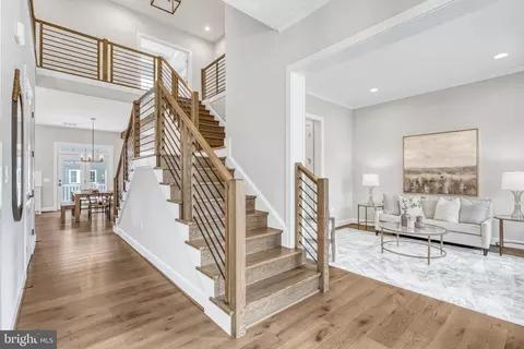 Entry Way - 6607 29th St N, Arlington, VA 22213 photo 1 of 14