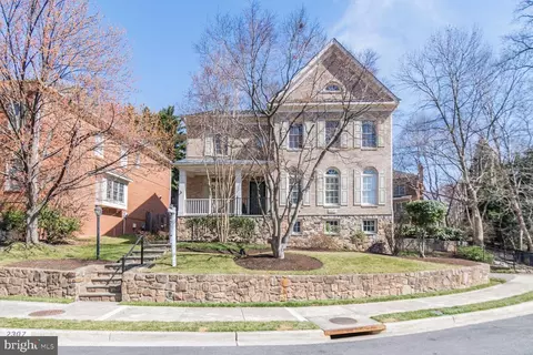 2307 N Randolph St, Arlington, VA 22207