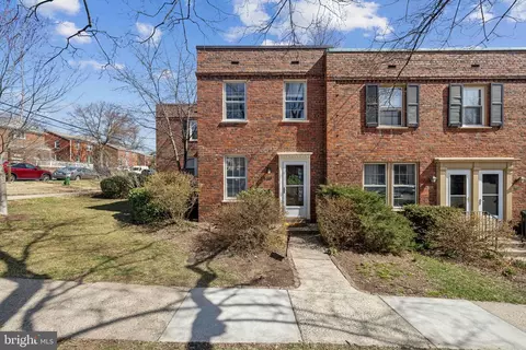 2700 13th Rd S #511, Arlington, VA 22204