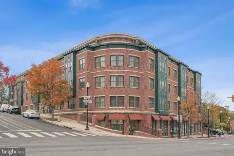 2101 N Monroe St #208, Arlington, VA 22207