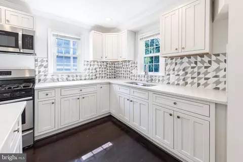2822 Lorcom Ln, Arlington, VA 22207 photo 29