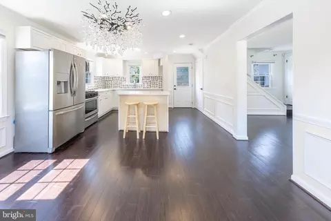 2822 Lorcom Ln, Arlington, VA 22207 photo 8