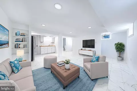 2822 Lorcom Ln, Arlington, VA 22207 photo 5