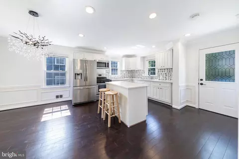 2822 Lorcom Ln, Arlington, VA 22207 photo 9