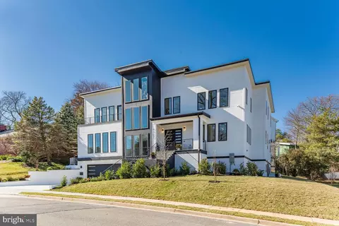 6307 35th St N, Arlington, VA 22213