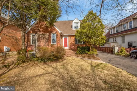 2517 N Jefferson St, Arlington, VA 22207