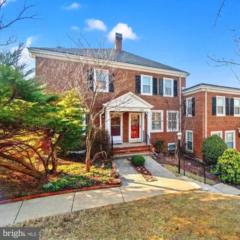 3290 S Utah St, Arlington, VA 22206